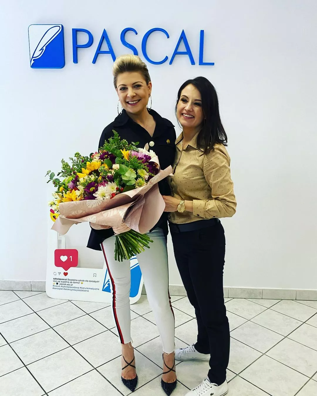 Magda Narożna na otwarciu szkoły dla dorosłych! Furorę zrobiły Jej nogi! 